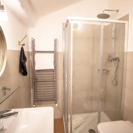 Grand Duchi D'aosta Trieszt