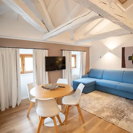 アパート Grand Duchi D'aosta トリエステ